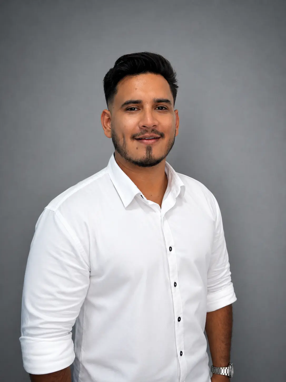 Daniel Quigua, Coordinador Comercial